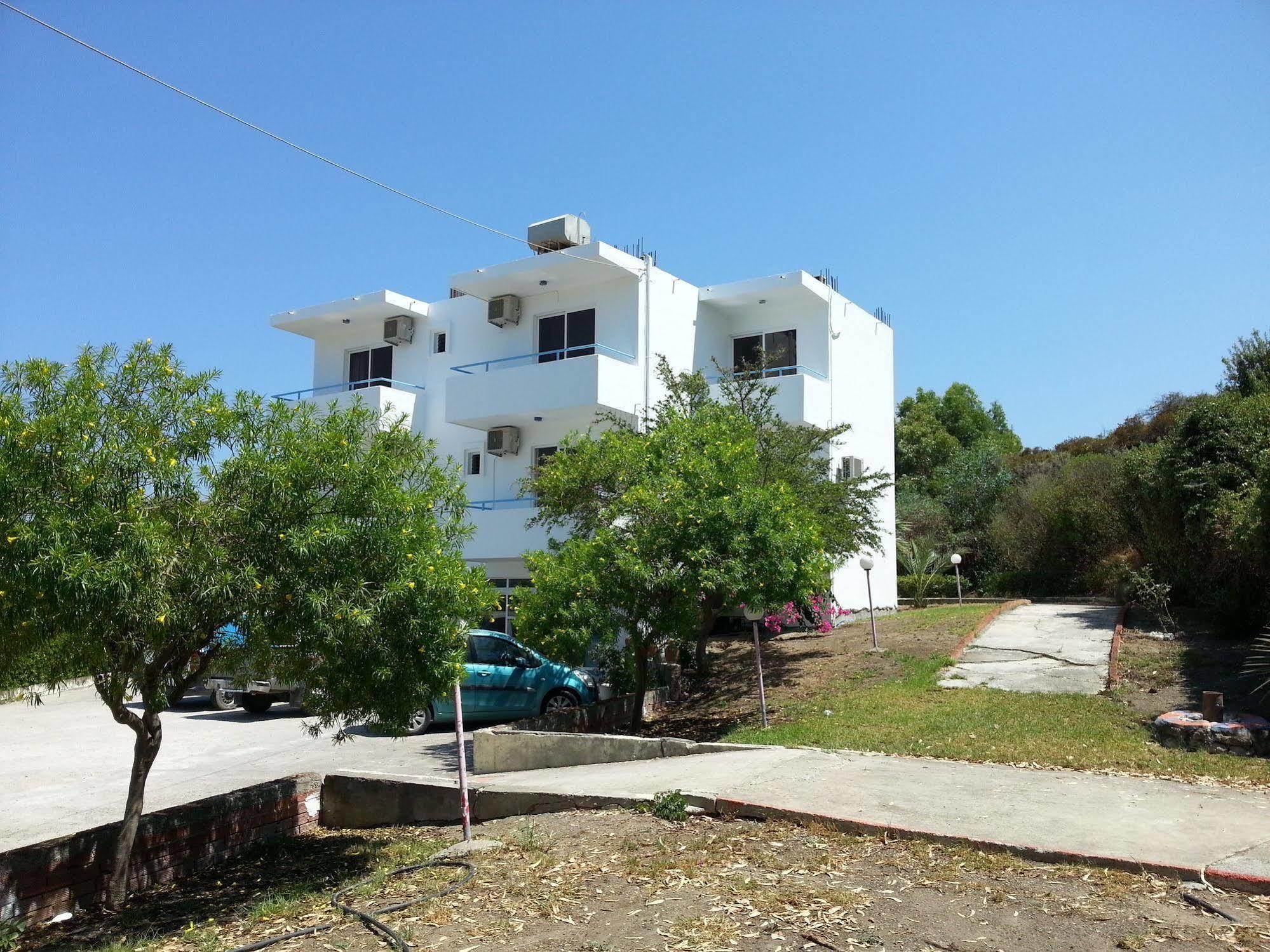 Saint George Ecotel Kalavárda Exterior photo